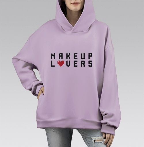 Фотография футболки MAKEUP LOVERS — пиксельный арт с красным сердцем