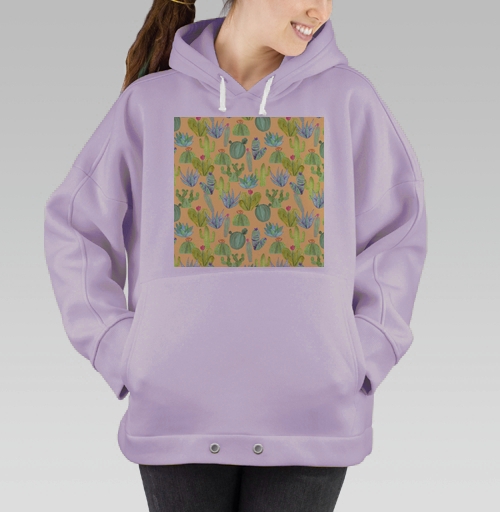 Фотография футболки Акварельные зелёные кактусы на светлом песчаном фоне