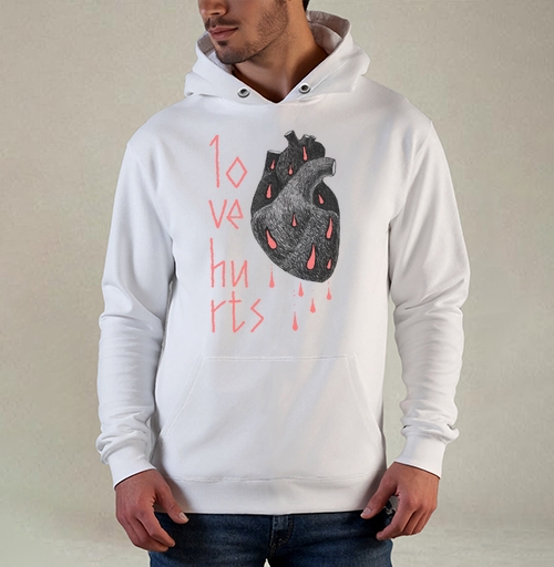 Фотография футболки Love hurts! / Любовь ранит!
