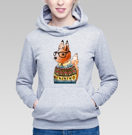 Фотография футболки Белка-хипстер в уютном осеннем свитере