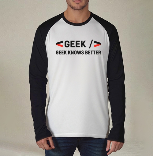 Фотография футболки Geek хочет показать что гик знает лучше для разработчиков и гиков