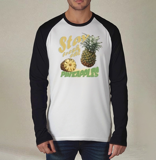 Фотография футболки Свежий ананас с натуральной текстурой и надписями pineapples
