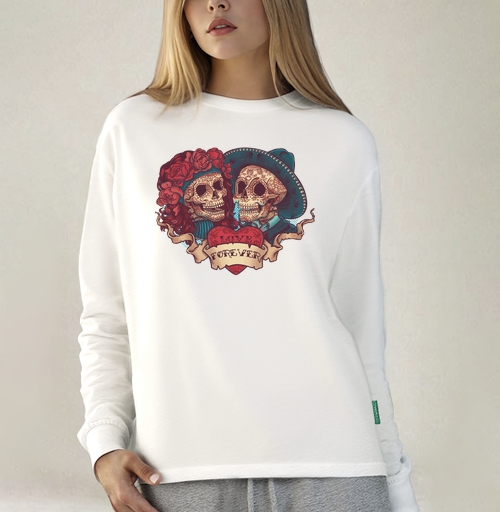 Фотография футболки Романтичные черепа Дня мертвых с надписью LOVE FOREVER