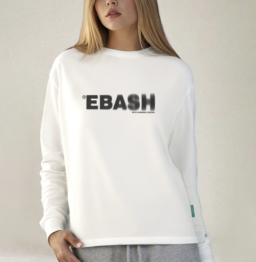 Фотография футболки EBASH с эффектом движения и логотипом Cannibal Racing