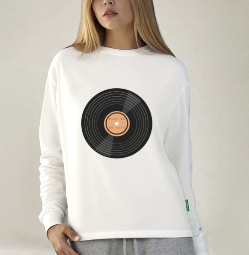 Фотография футболки Черная виниловая пластинка с надписью Play me Love me