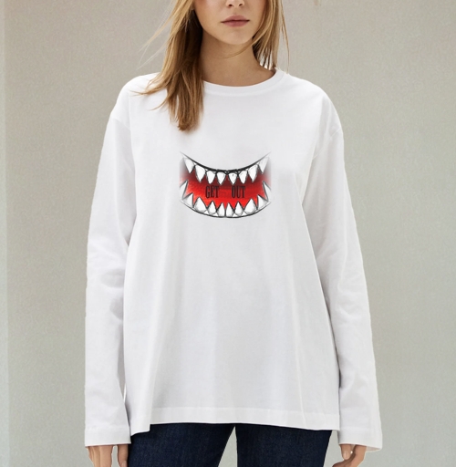 Фотография футболки Острые зубы с надписью уходи агрессивный мотив агрессии