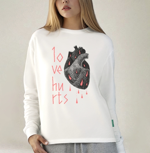 Фотография футболки Love hurts! / Любовь ранит!