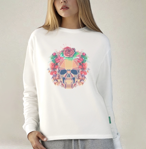 Фотография футболки Polygonal human skull and watercolor wreath.Los muertos.