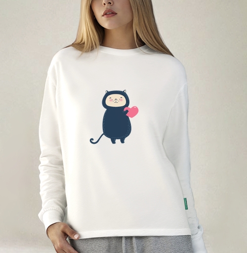 Фотография футболки Милый котик с розовым сердцем в kawaii стиле