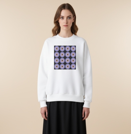 Фотография футболки Lavender abstract pattern with stars / Абстрактный лавандовый паттерн в современном стиле