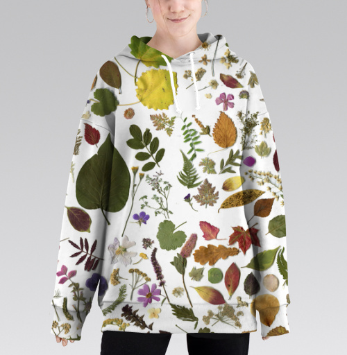 Фотография футболки Гербарий с листьями на белом фоне