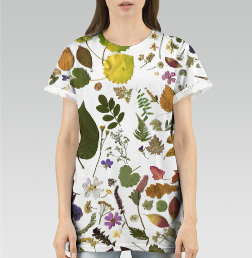 Фотография футболки Гербарий с листьями на белом фоне