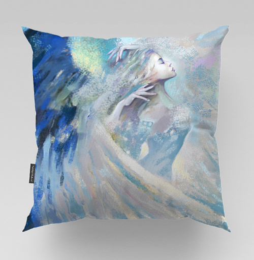 Фотография футболки Небесный ангел в облаках / Celestial angel flying на крыльях любви