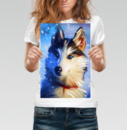 Фотография футболки Зимний портрет хаски с голубыми глазами и снежными хлопьями