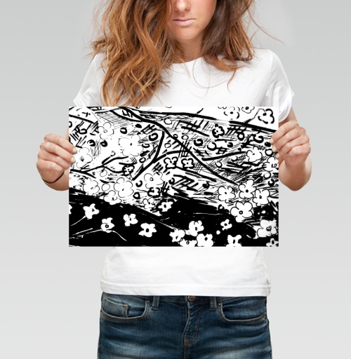Фотография футболки Ink Flower Sketch Pattern Черно белая цветочная абстракция