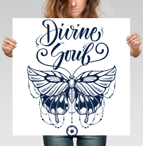 Фотография футболки Изящная бабочка с надписью божественная душа Divine Soul