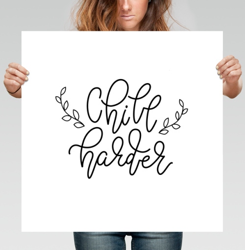 Фотография футболки Акцент на расслаблении с каллиграфией Chill harder