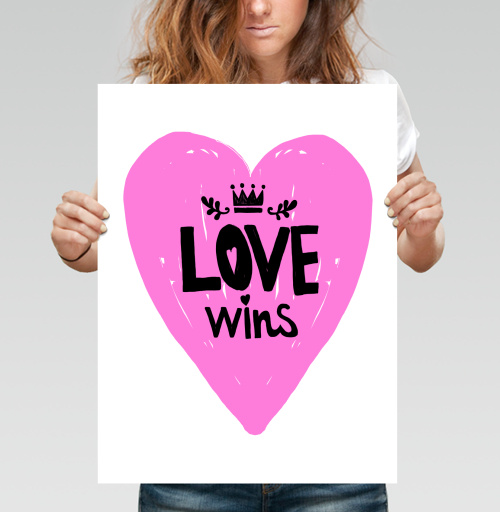Фотография футболки LOVE wins яркое розовое сердце с короной