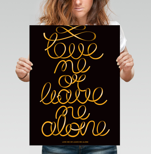 Фотография футболки Gold ribbon lettering / Люби или уходи saying Love me or leave me alone