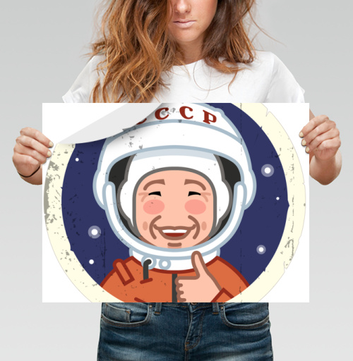 Фотография футболки Винтажный советский космонавт с большим пальцем