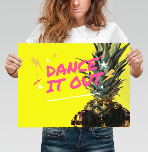 Фотография футболки Яркий ананас с очками и надписью DANCE IT OUT