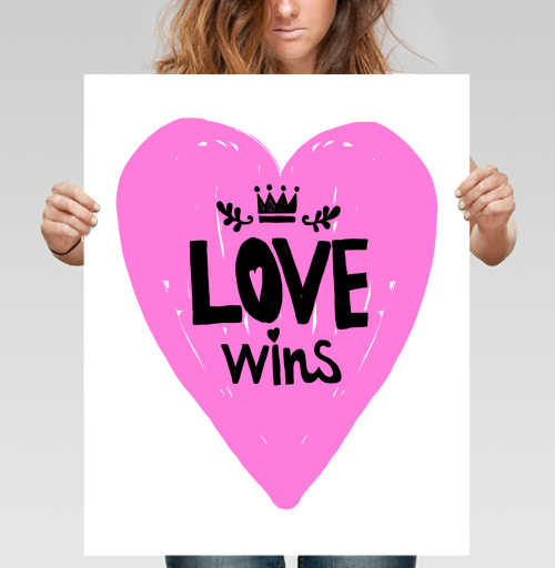 Фотография футболки LOVE wins яркое розовое сердце с короной