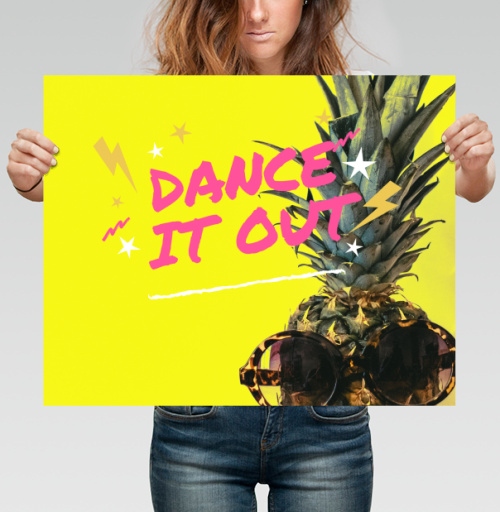 Фотография футболки Яркий ананас с очками и надписью DANCE IT OUT