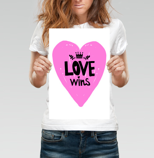 Фотография футболки LOVE wins яркое розовое сердце с короной