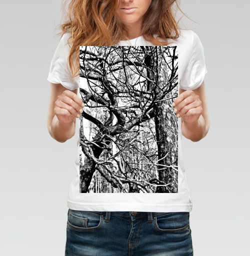 Фотография футболки Монохромное изображение дикой природы — переплетение ветвей