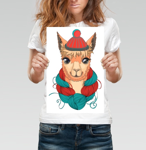 Фотография футболки Портрет ламы в шапке и мотком ниток на шее