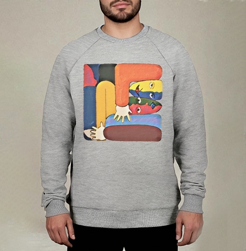 Фотография футболки Объятия ярких лиц эмоции теплоты взаимопомощи