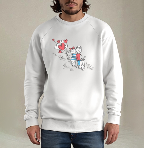 Фотография футболки Влюбленная пара на скутере с сердечными шариками вдвоем