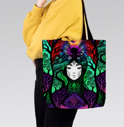 Фотография футболки Ветвление Деревьев Под Луной с Портретом Девушки из Аниме Ночью