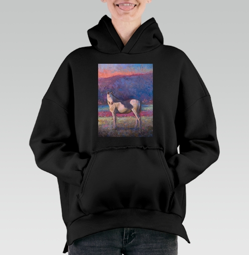 Фотография футболки Лошадь на лугу