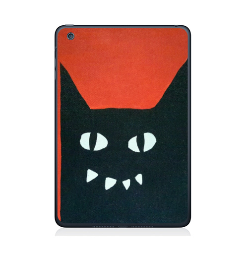 Фотография футболки Черный кот на красном.